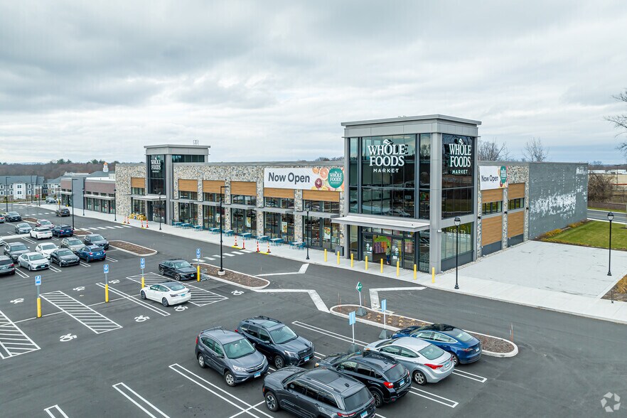 600 Evergreen Way, South Windsor, CT à louer - Photo principale - Image 1 de 13