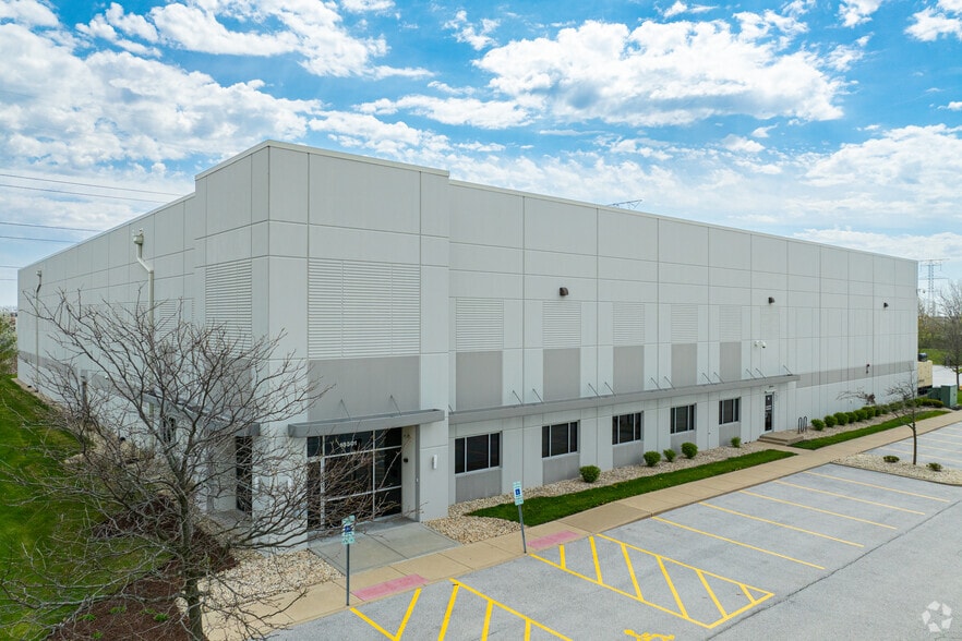 18501 Northstar Ct, Tinley Park, IL for lease - Primary Photo - Image 1 of 13