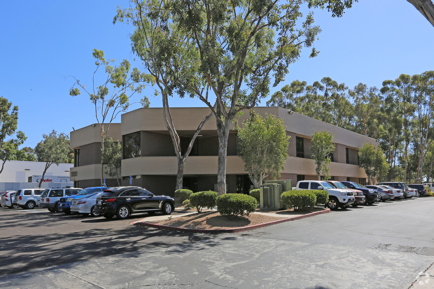 9939 Hibert St, San Diego, CA for lease - Building Photo - Image 1 of 1