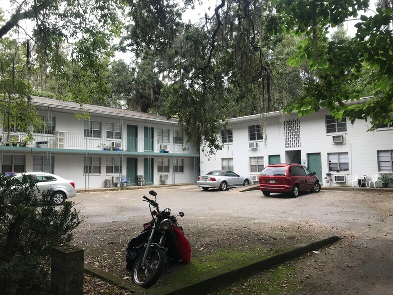 2901 NW 14th St, Gainesville, FL à vendre - Photo du bâtiment - Image 3 de 6