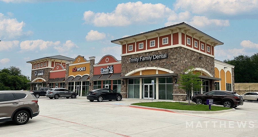 900 N Industrial Blvd, Euless, TX for lease - Building Photo - Image 2 of 5