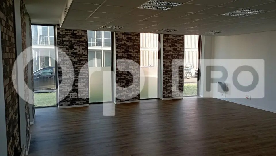 Flex in Reims for lease - Building Photo - Image 3 of 9