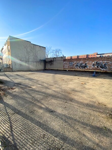 1911 Pacific St, Brooklyn, NY à louer - Photo du bâtiment - Image 3 de 4