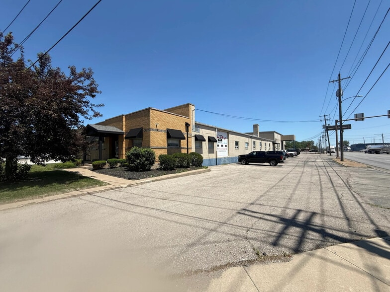2 N Westwood Ave, Toledo, OH for sale - Building Photo - Image 3 of 7