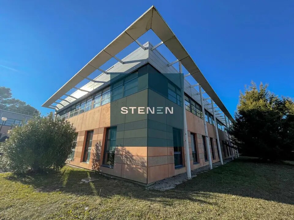 Office in Aix-en-Provence for lease Building Photo- Image 1 of 16