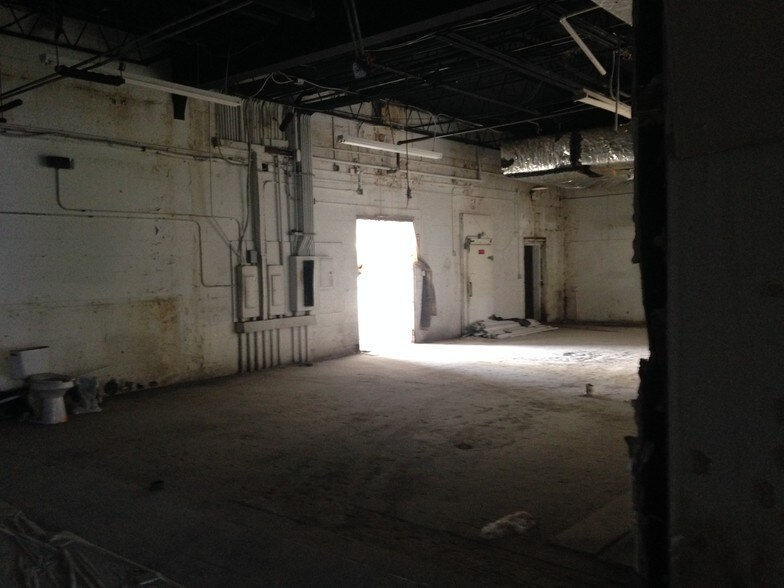 2701-2715 S Orlando Dr, Sanford, FL à louer - Photo intérieure - Image 2 de 7