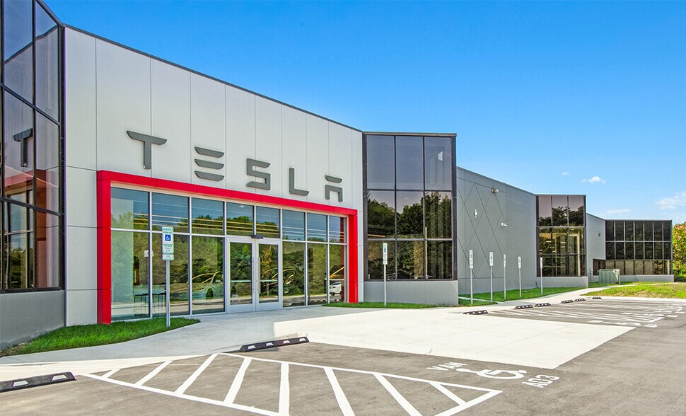 10615 Twin Lakes Pky, Charlotte, NC à vendre - Photo du bâtiment - Image 2 de 6