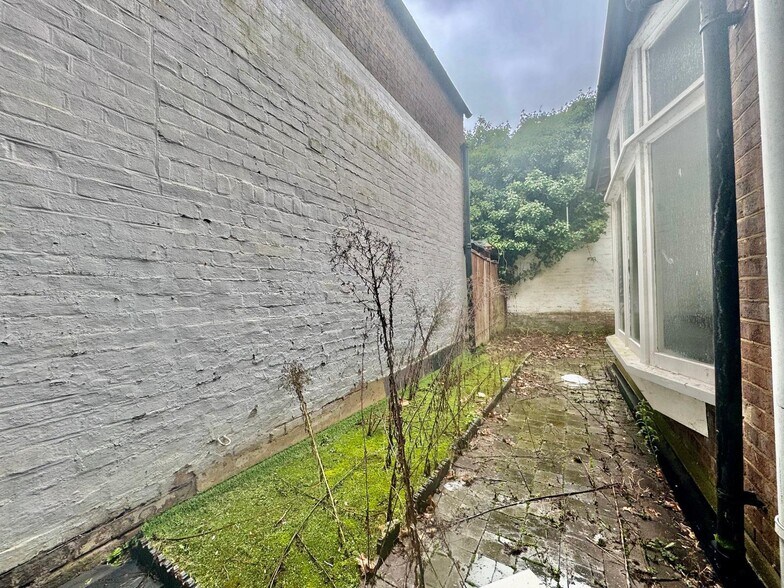 37 King St, Luton for lease - Building Photo - Image 2 of 2