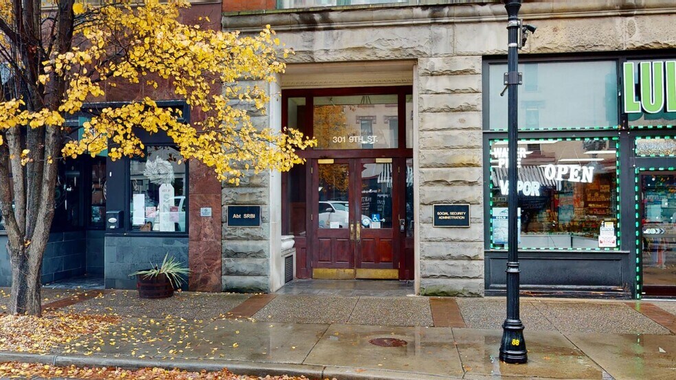 301 Ninth St, Huntington, WV à louer - Photo du bâtiment - Image 2 de 5