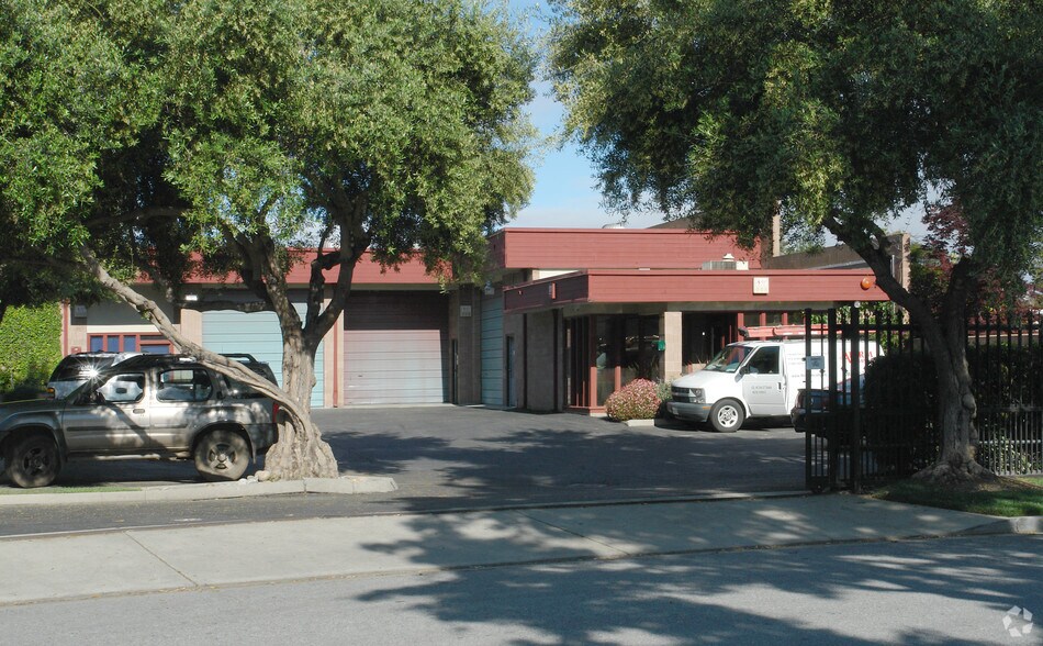 529 Forman Dr, Campbell, CA à louer - Photo du bâtiment - Image 3 de 3
