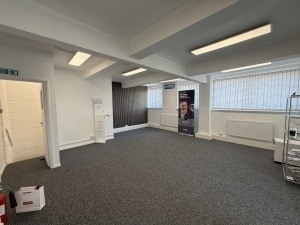 13D Main St, Keyworth for lease - Interior Photo - Image 3 of 5