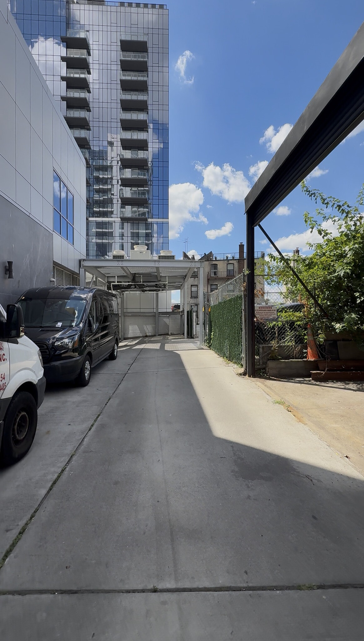 3354 Farrington St, Flushing, NY for lease Primary Photo- Image 1 of 8