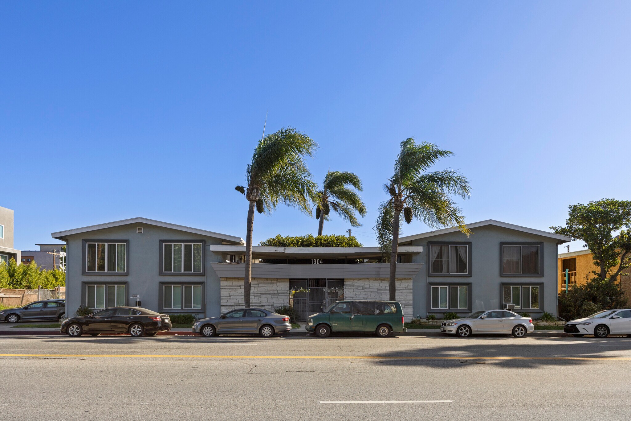 1904 S Robertson Blvd, Los Angeles, CA à vendre Photo principale- Image 1 de 10