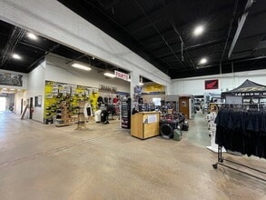 13700 N Stemmons Fwy, Farmers Branch, TX for lease Interior Photo- Image 2 of 10