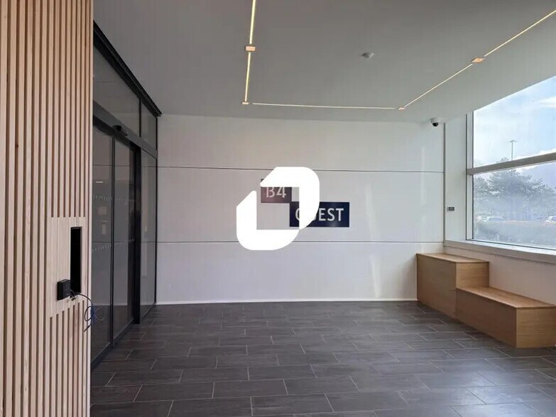 3 Avenue Raymond Chanas, Eybens à louer - Photo du bâtiment - Image 3 de 21