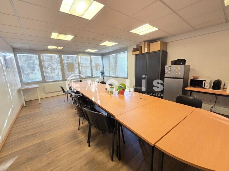 Office in Massy for lease - Interior Photo - Image 2 of 9