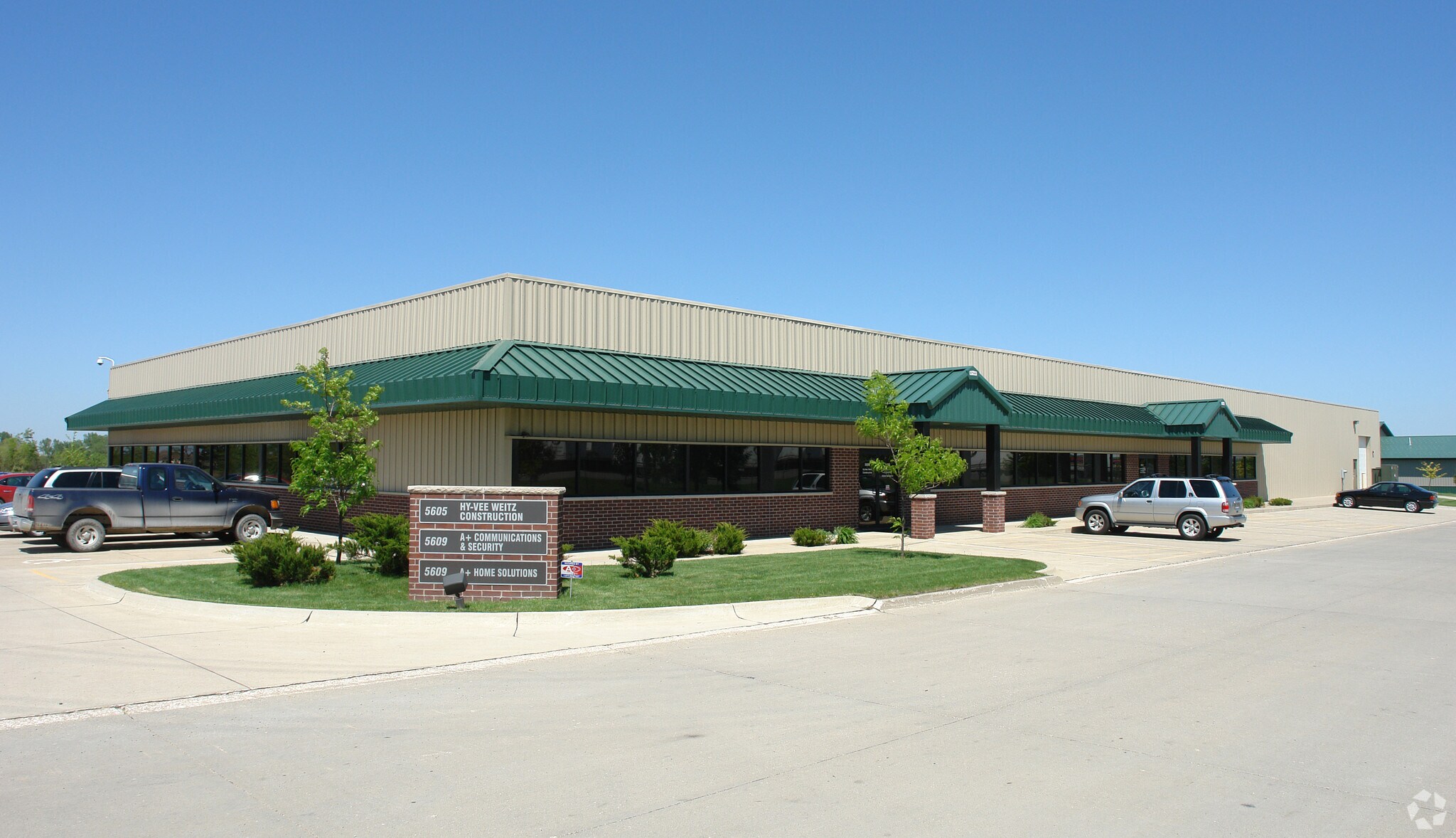 5613 NE 22nd St, Des Moines, IA à vendre Photo principale- Image 1 de 1