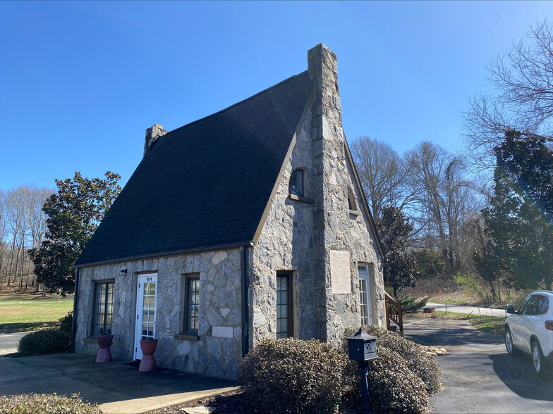 404 E Main St, Liberty, SC for sale - Building Photo - Image 1 of 1