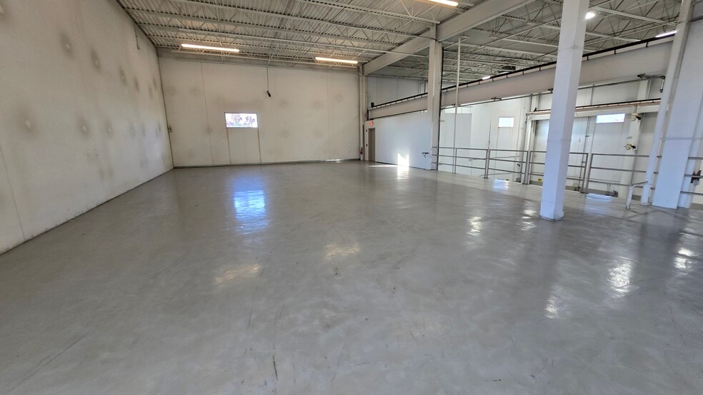 900 Muirfield Dr, Hanover Park, IL à louer - Photo intérieure - Image 2 de 4