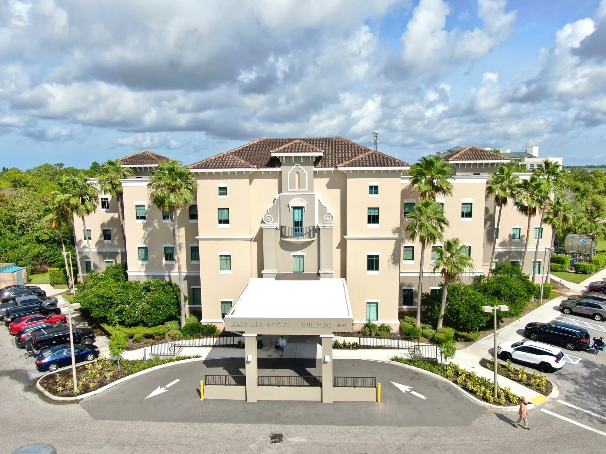 5831 Bee Ridge Rd, Sarasota, FL à louer Photo du bâtiment- Image 1 de 12