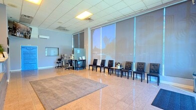 9496 Magnolia Ave, Riverside, CA for lease Interior Photo- Image 2 of 15