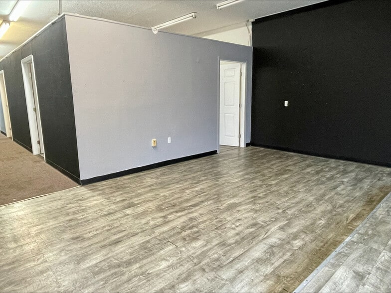 1749-1751 S Main St, Akron, OH for lease - Building Photo - Image 2 of 12