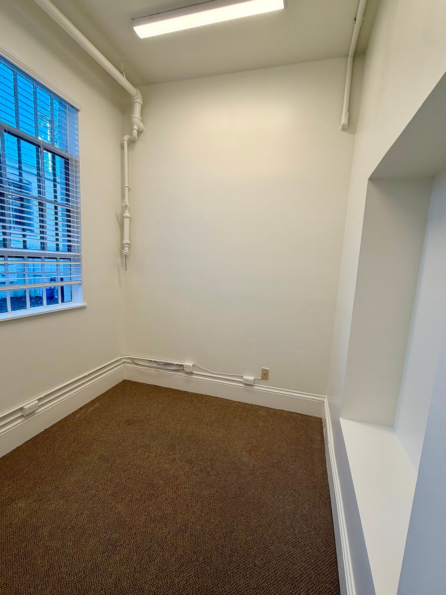 424 Washington St, Columbus, IN à louer Photo intérieure- Image 1 de 1