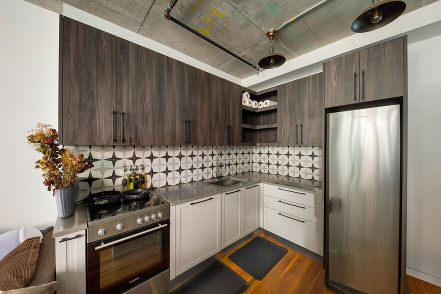 803 Wyckoff Ave, Ridgewood, NY for sale - Building Photo - Image 3 of 6