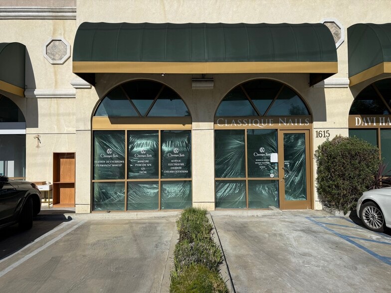 1613-1617 W Glenoaks Blvd, Glendale, CA for lease - Building Photo - Image 2 of 8