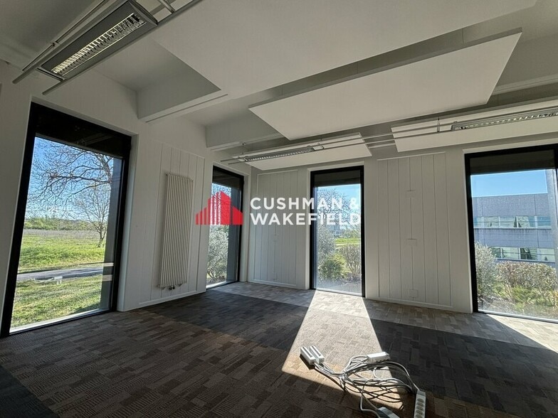 153 Rue Du Lac, Labège for lease - Building Photo - Image 2 of 12