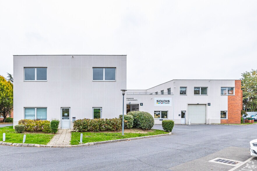 41 Rue Des Peupliers, Nanterre à louer - Photo du bâtiment - Image 2 de 2