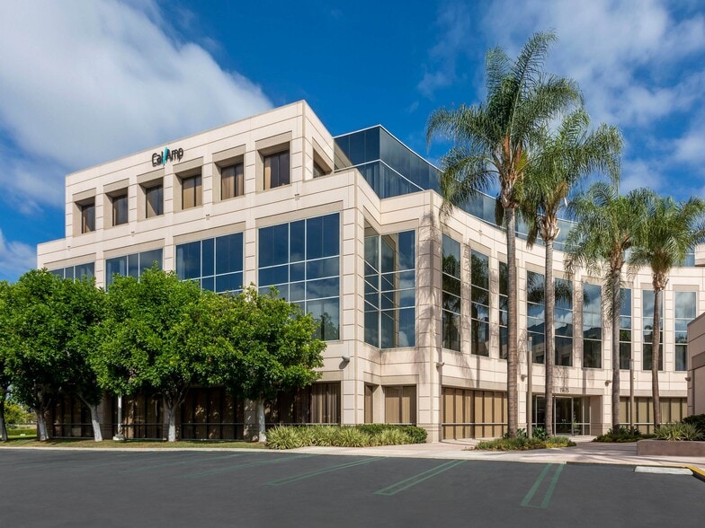 15635 Alton Pky, Irvine, CA for lease - Primary Photo - Image 2 of 9