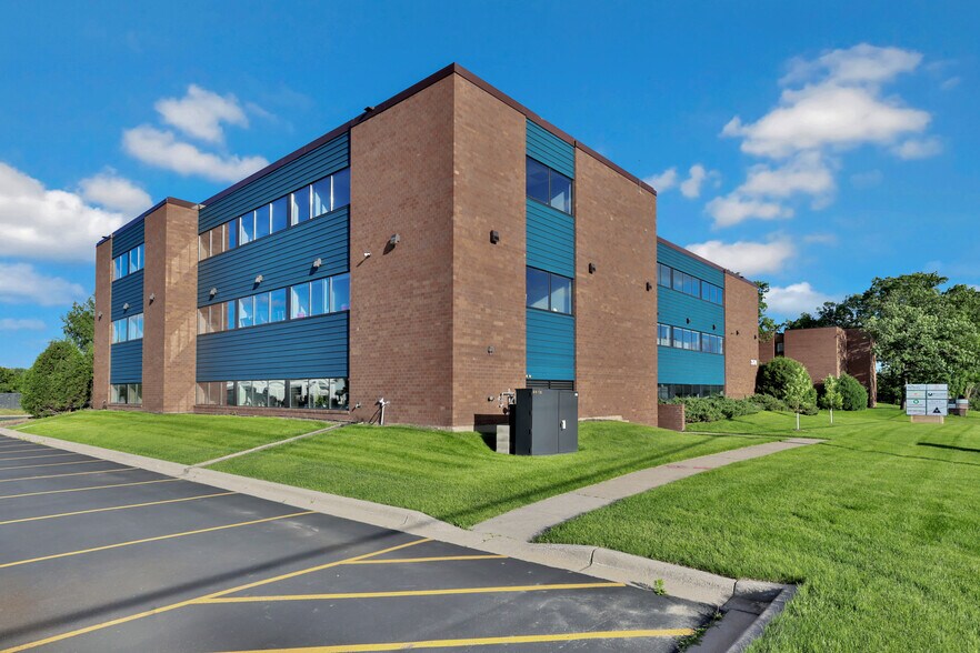 3570 Lexington Ave N, Shoreview, MN à louer - Photo du bâtiment - Image 3 de 13