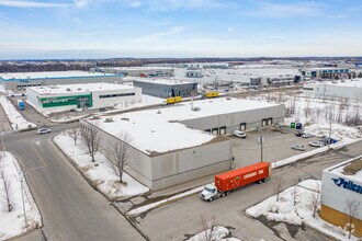 5600-5630 Rue Ernest-Cormier, Laval, QC - AERIAL map view