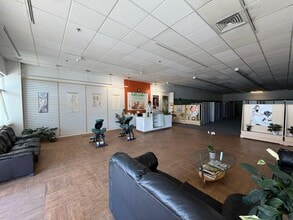 2001 MacArthur Blvd, Whitehall, PA for lease Interior Photo- Image 1 of 9