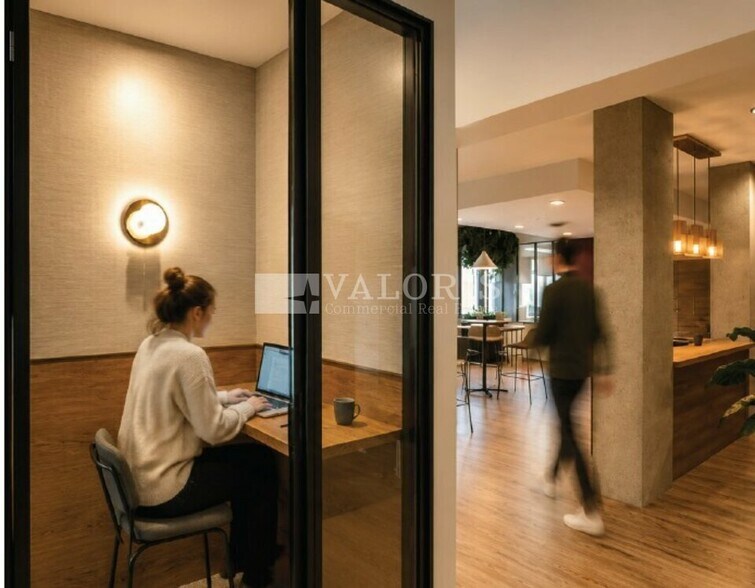 Retail in Lyon for sale - Interior Photo - Image 1 of 7