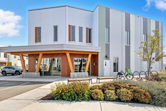 2175 Optic Crt, Kelowna, BC for lease Interior Photo- Image 2 of 11