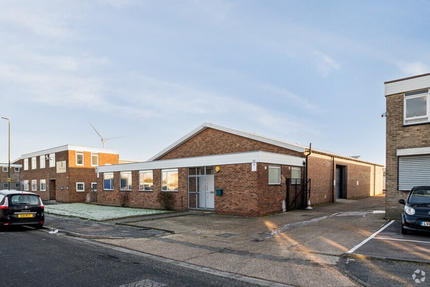 3 Bilton Rd, Erith for lease - Primary Photo - Image 1 of 4