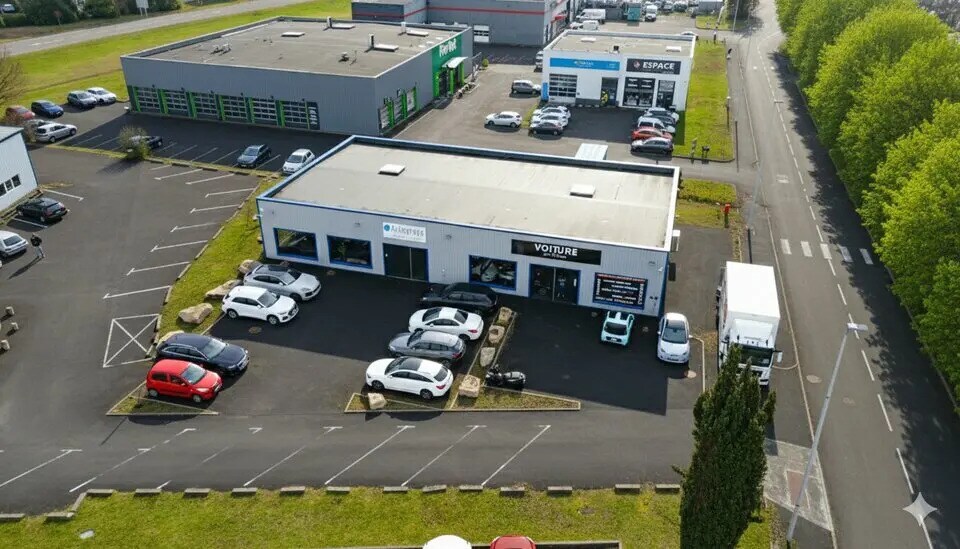 Retail in Bourgoin-Jallieu for lease Aerial- Image 1 of 10