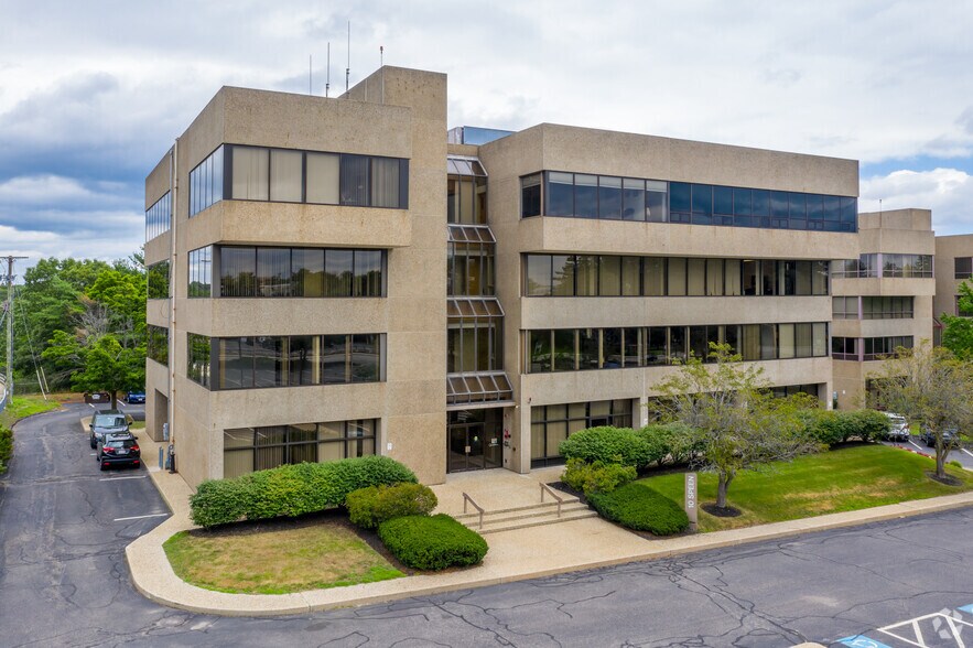 10 Speen St, Framingham, MA à louer - Photo du bâtiment - Image 3 de 10