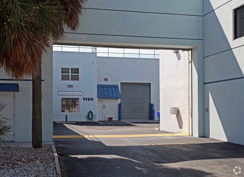 1120 NW 54th St, Fort Lauderdale, FL for lease - Building Photo - Image 2 of 74