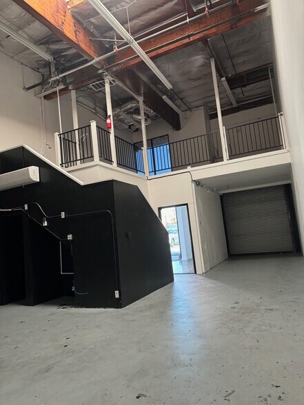 13136 Saticoy St, North Hollywood, CA for lease - Building Photo - Image 3 of 8