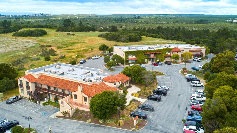 10 Harris Ct, Monterey, CA à vendre - Photo du bâtiment - Image 3 de 3