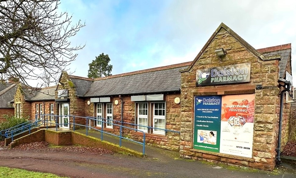 Arnside House & Dalston Pharmacy portfolio of 2 properties for sale on LoopNet.ca - Building Photo - Image 3 of 8