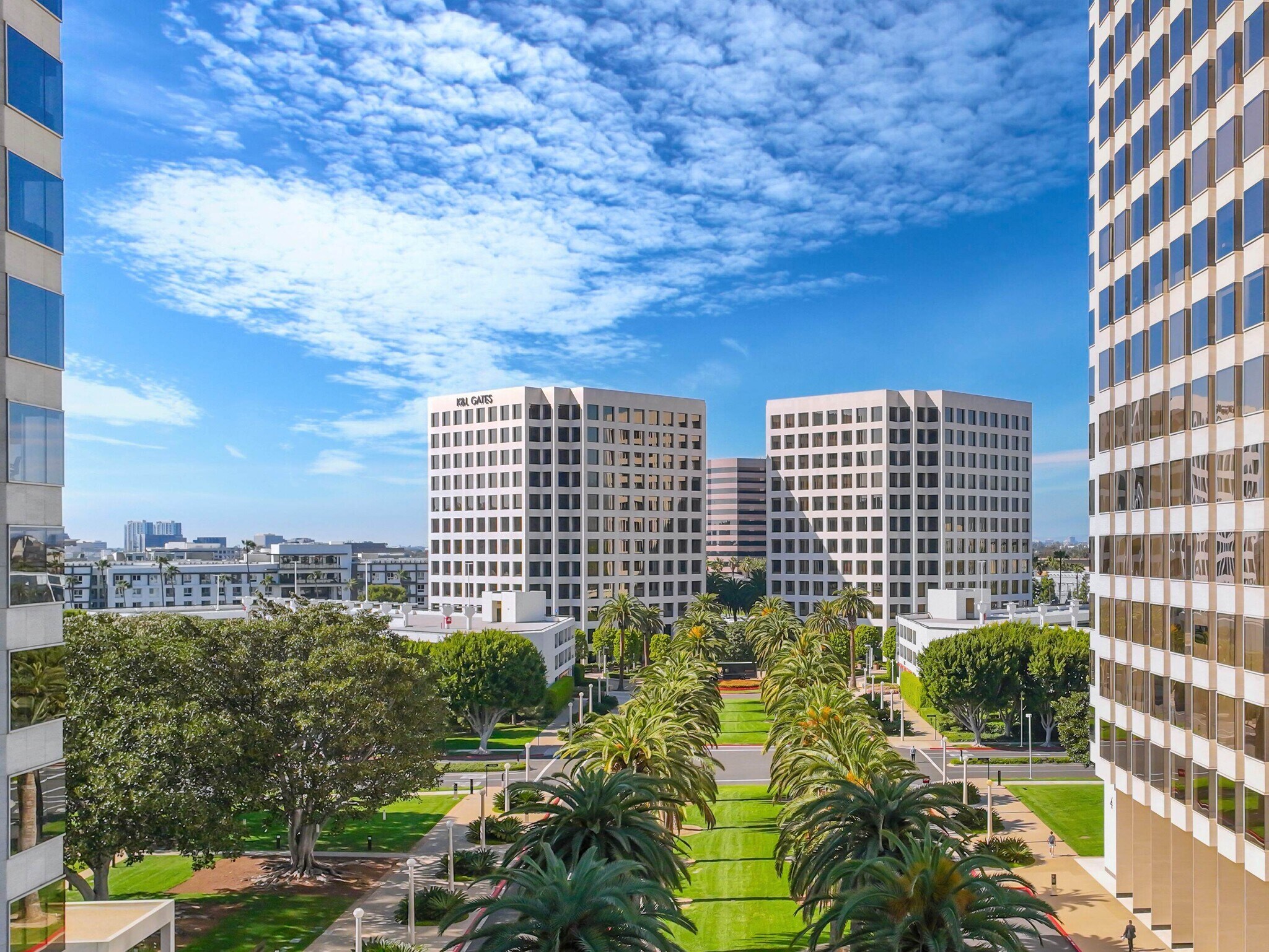 5 Park Plaza, Irvine, CA à louer Photo du bâtiment- Image 1 de 10