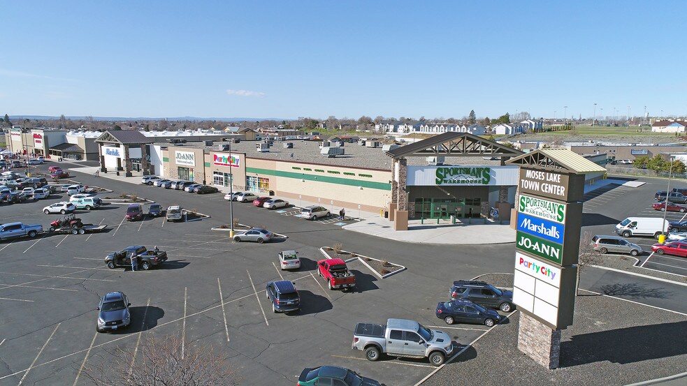 1020 N Stratford Rd, Moses Lake, WA à louer - Photo du bâtiment - Image 2 de 8