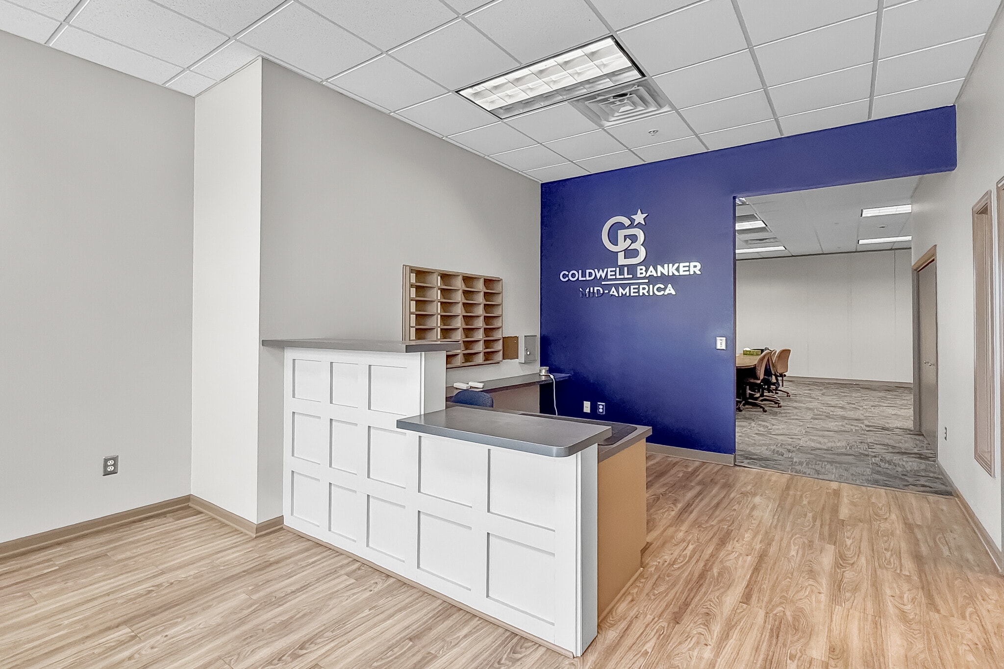 1003 8th St SW, Altoona, IA for lease Interior Photo- Image 1 of 4