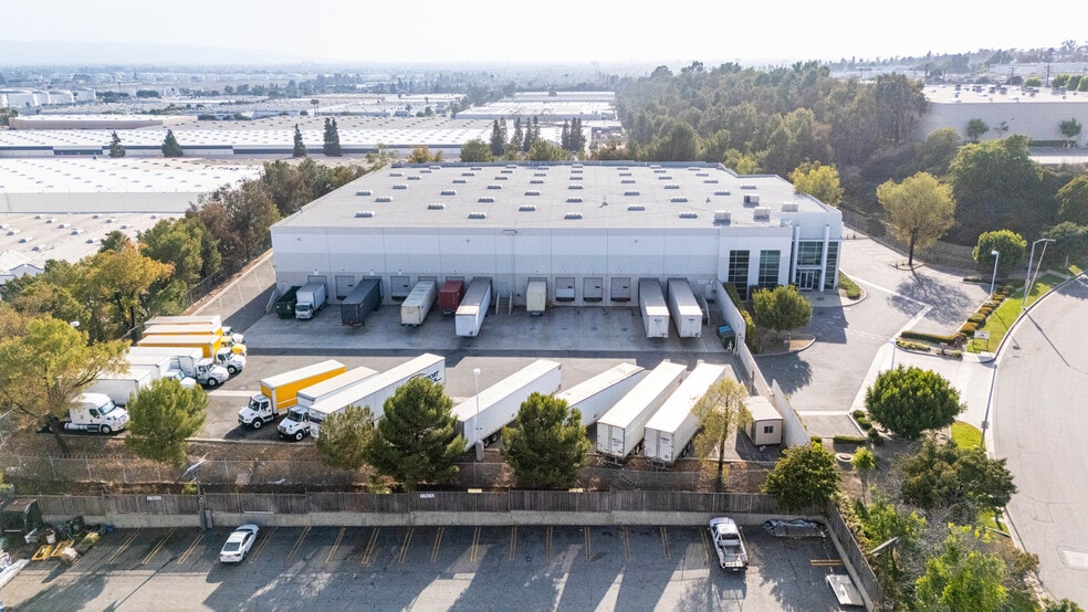 2310 Gladwick St, Rancho Dominguez, CA for lease - Building Photo - Image 1 of 3