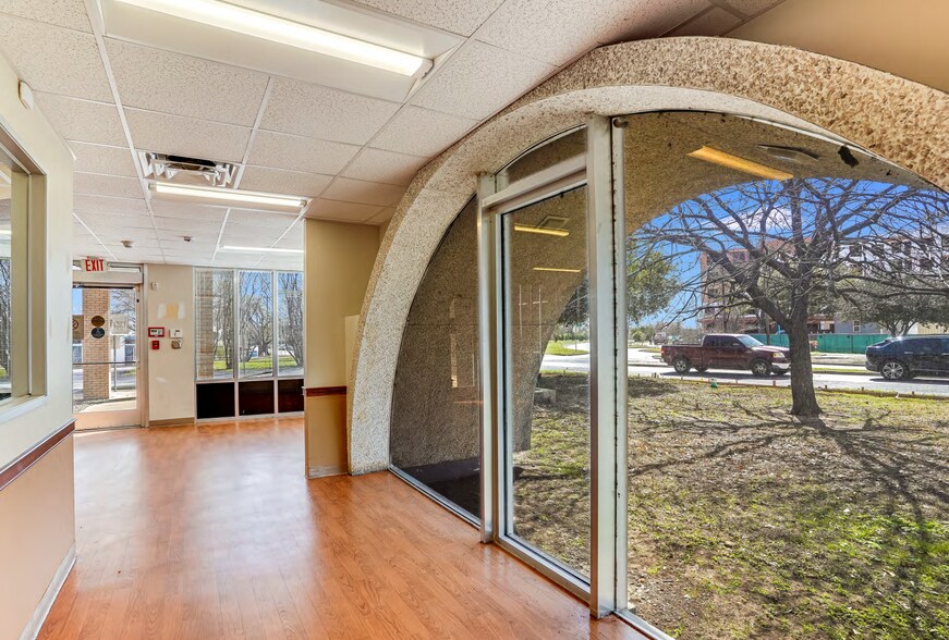 3601 Manor Rd, Austin, TX à vendre - Photo du bâtiment - Image 2 de 5