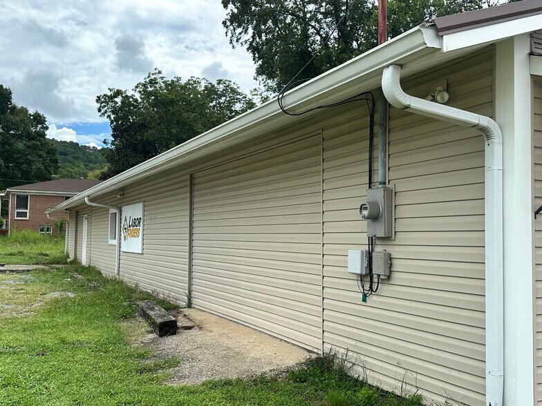 401 S Leighton Ave, Anniston, AL à vendre - Photo du bâtiment - Image 2 de 10